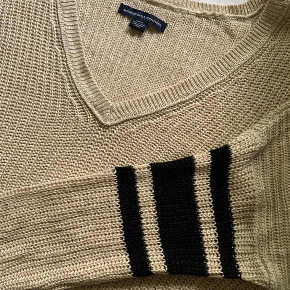 American Eagle - V-Neck Sweater - Picture 1 of 4